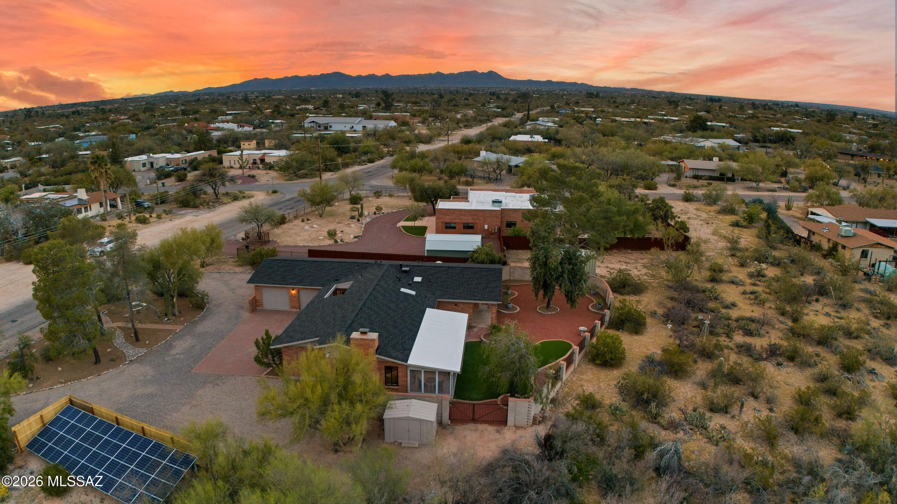 8020 N La Oesta Avenue