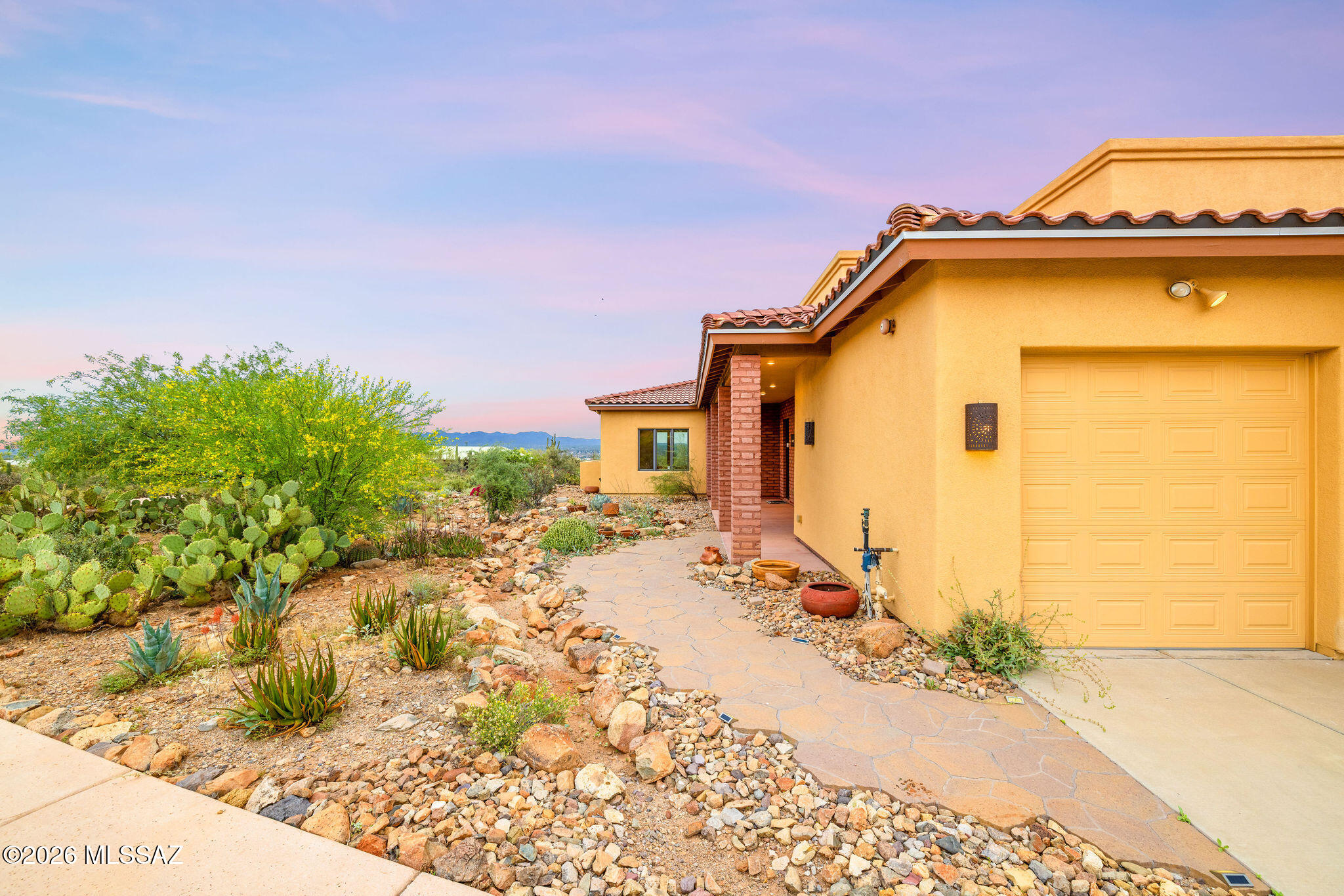 6320 N Happy Trail