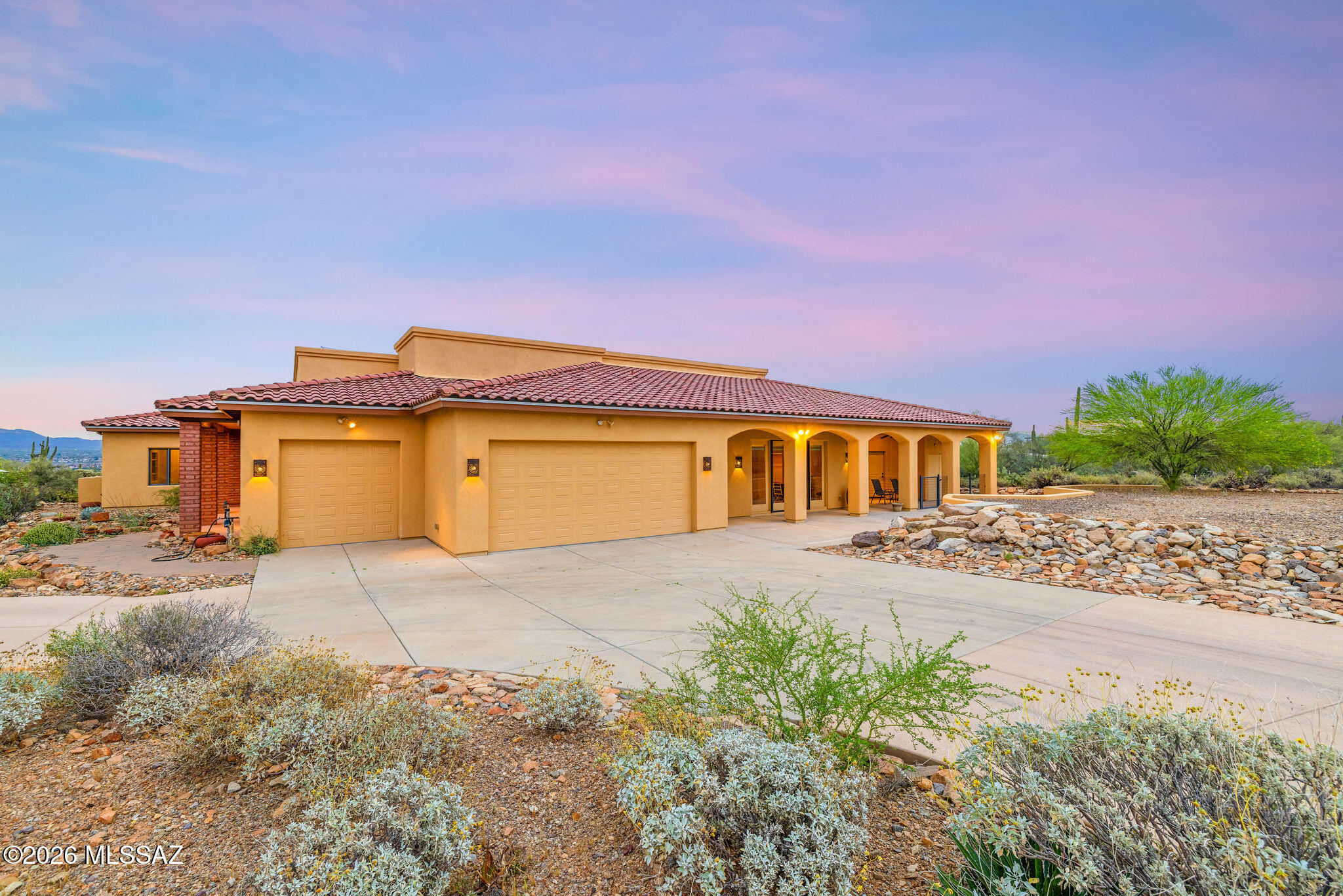 6320 N Happy Trail