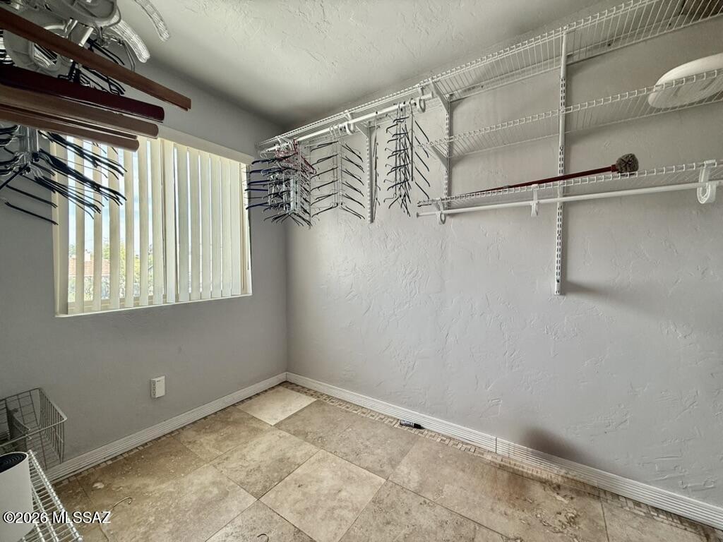 9118 N Eaglestone Loop