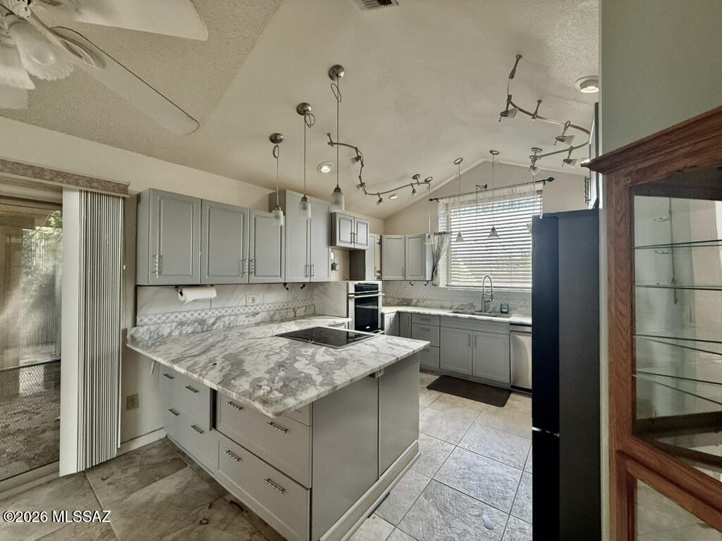 9118 N Eaglestone Loop