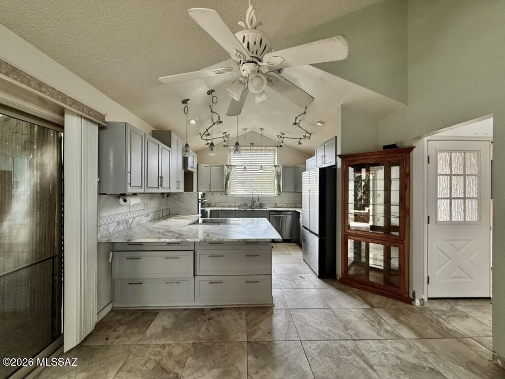 9118 N Eaglestone Loop