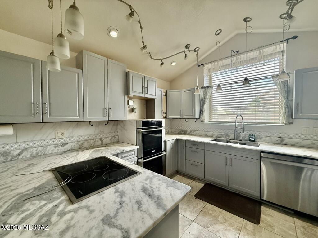 9118 N Eaglestone Loop