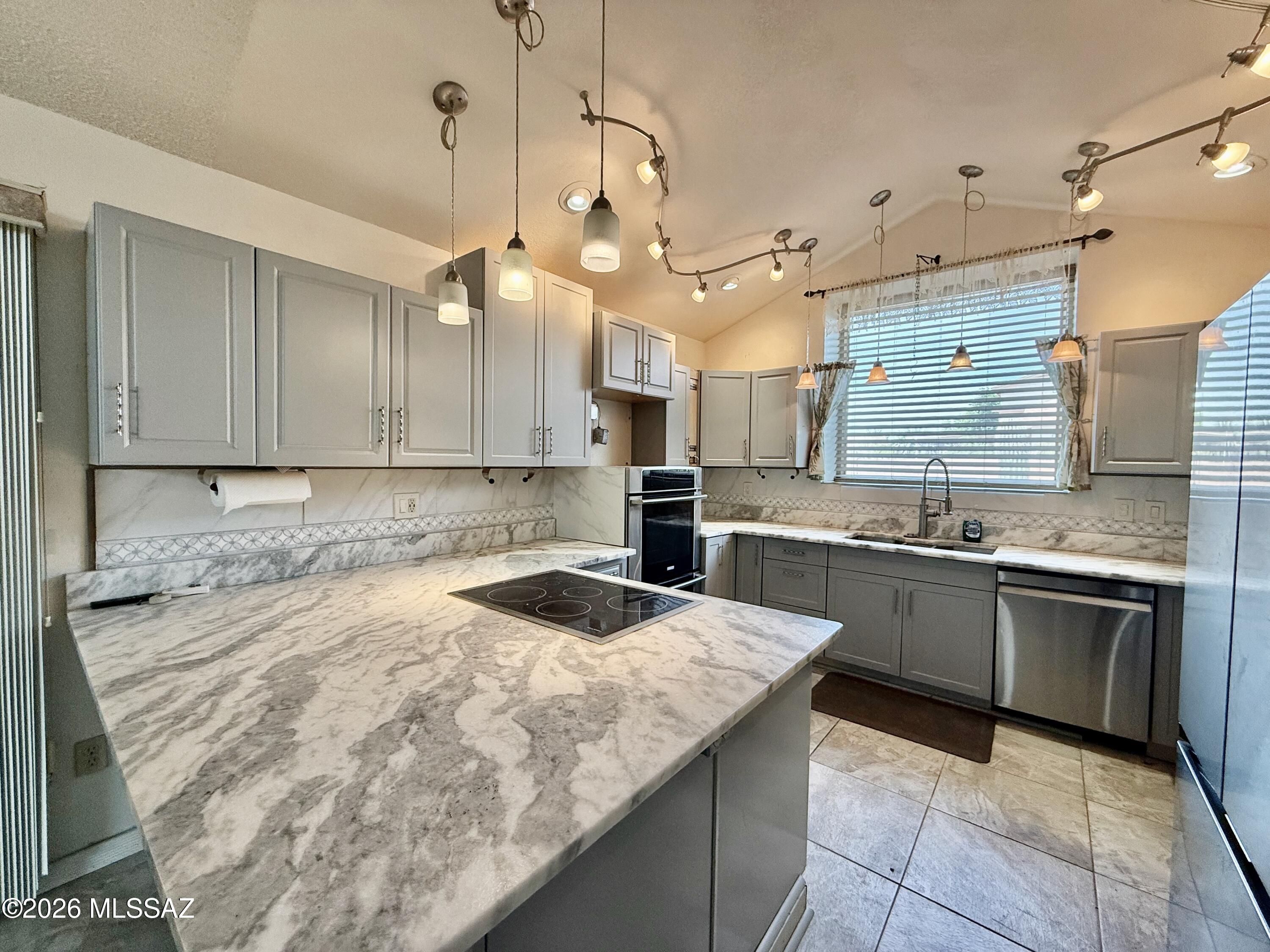 9118 N Eaglestone Loop
