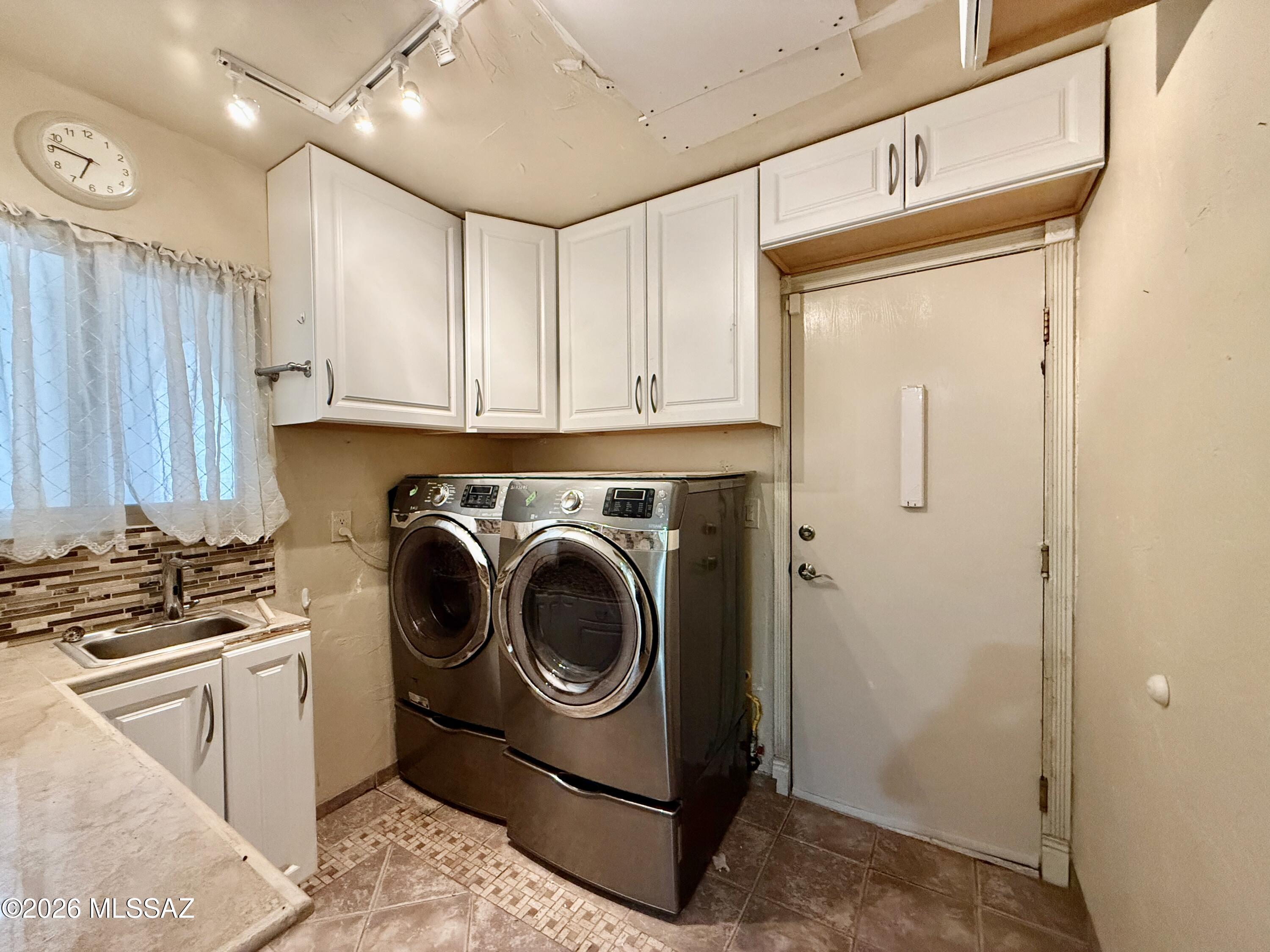 9118 N Eaglestone Loop