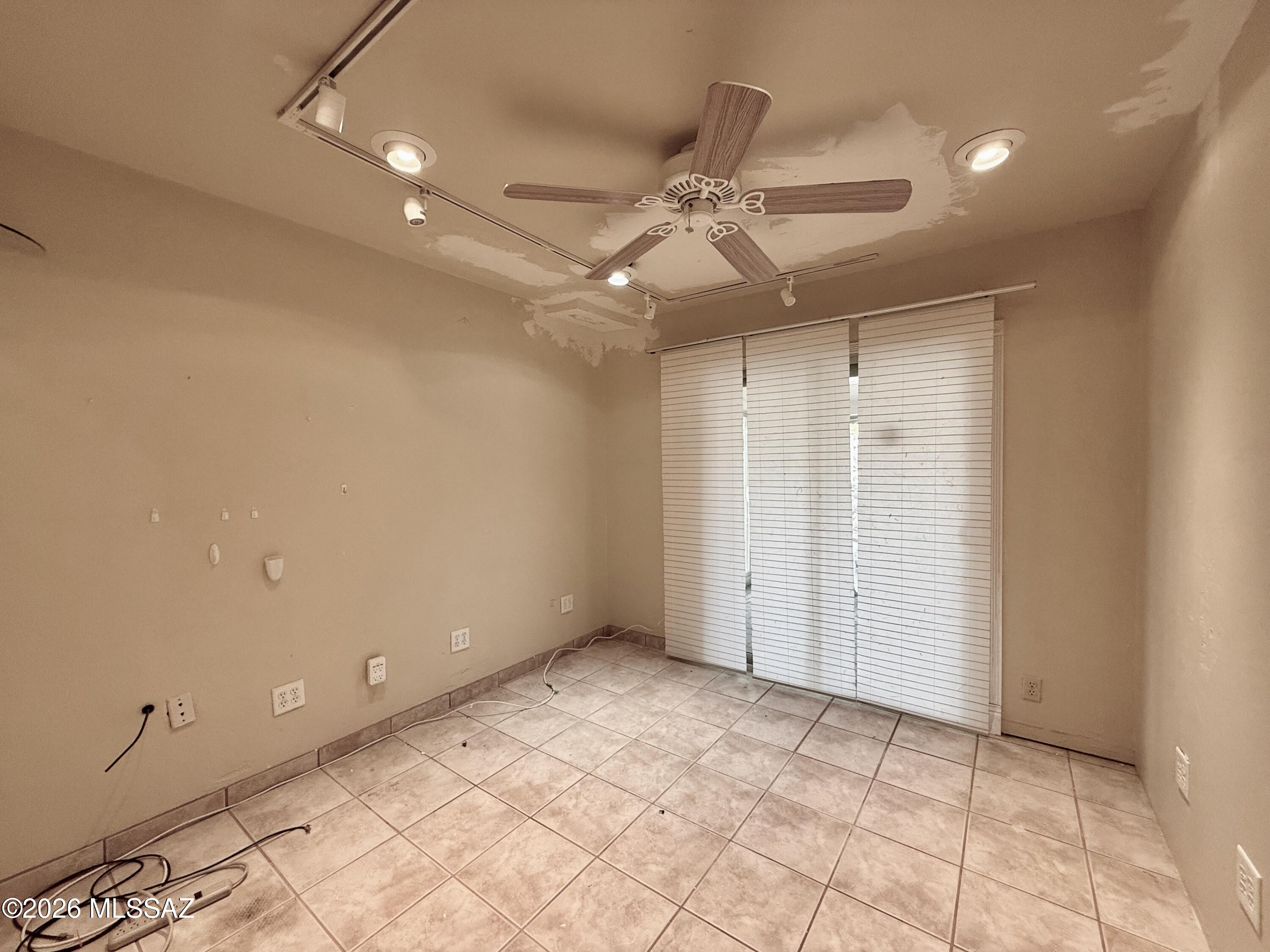 9118 N Eaglestone Loop