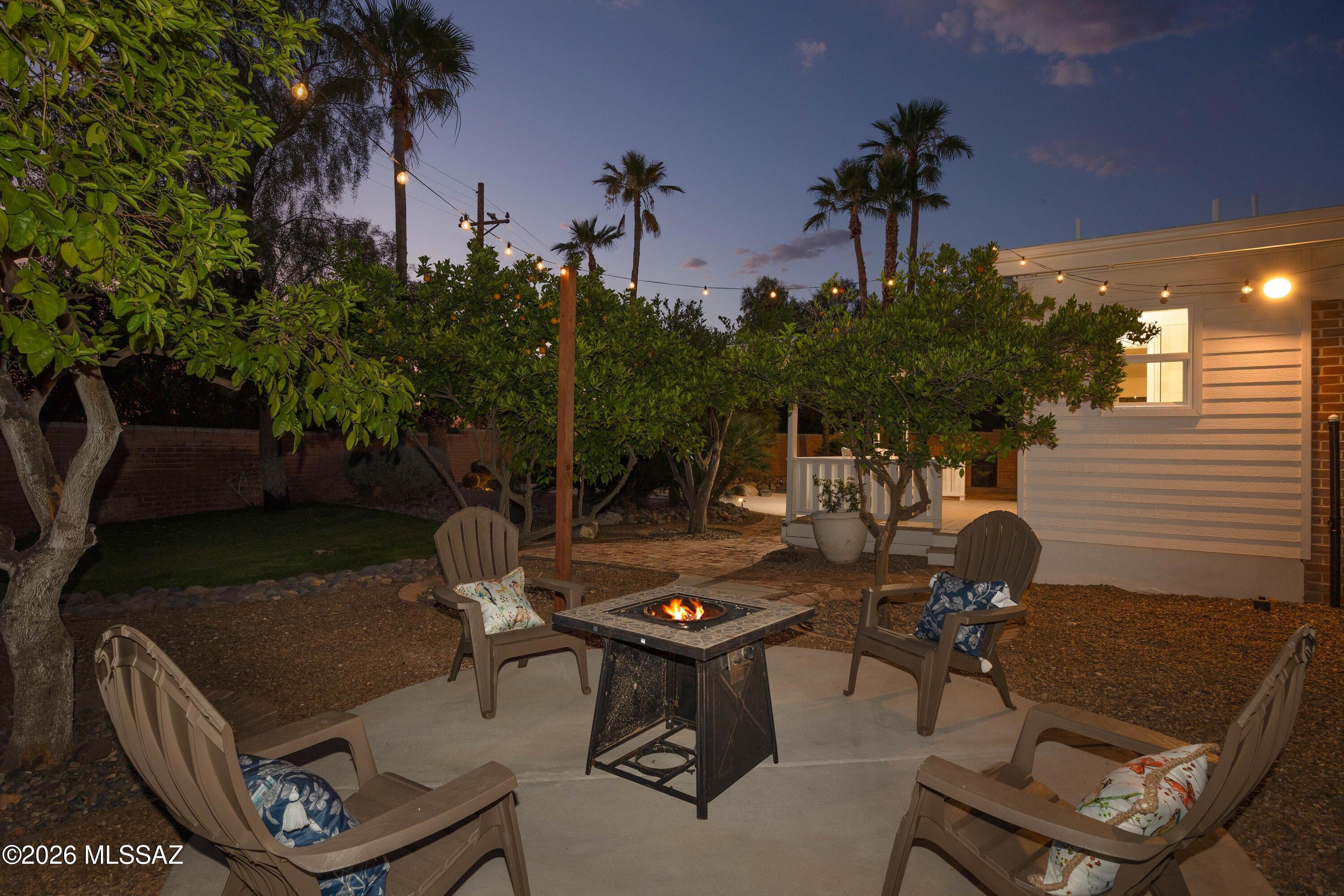 7329 N Yucca