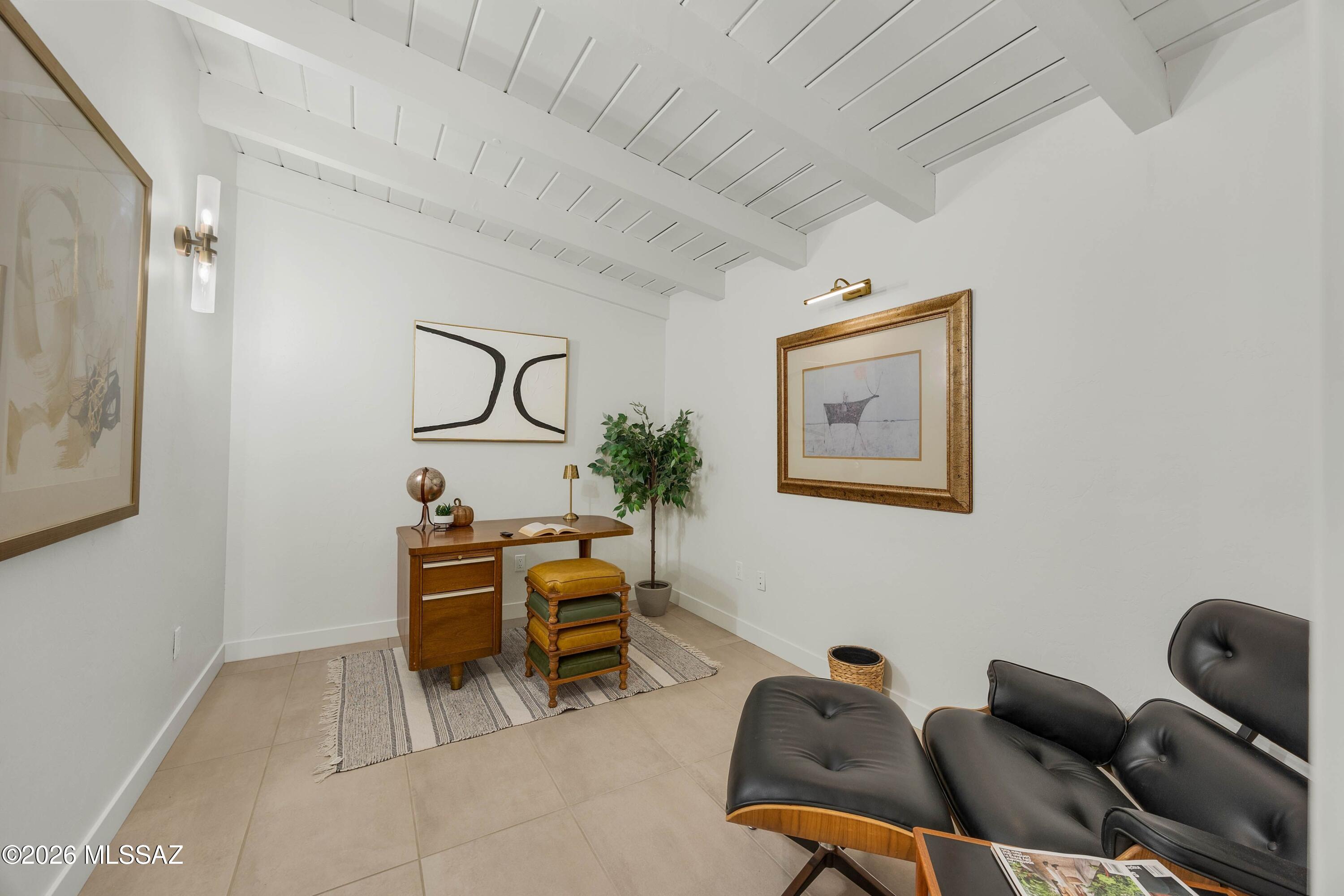 7329 N Yucca