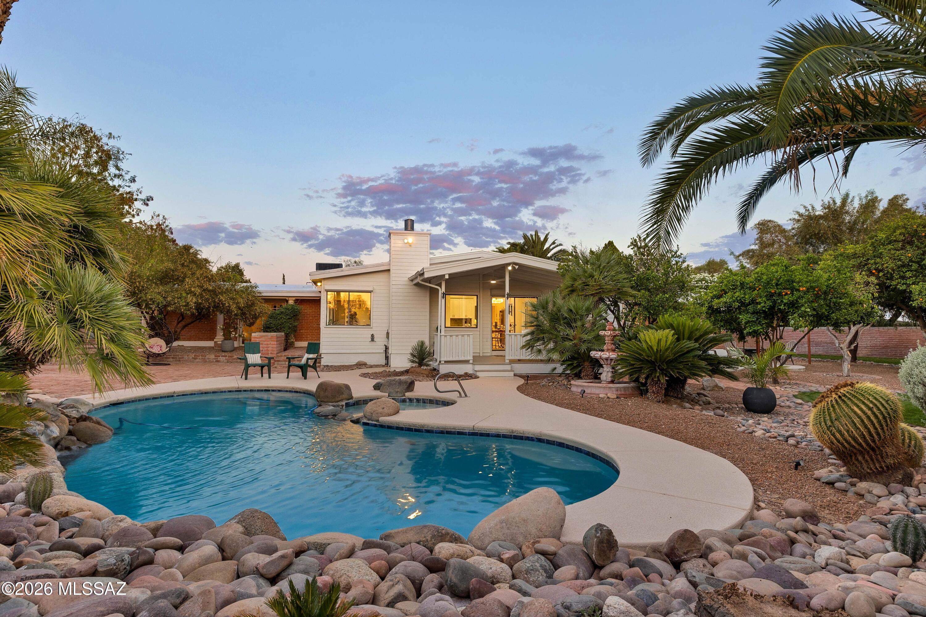 7329 N Yucca