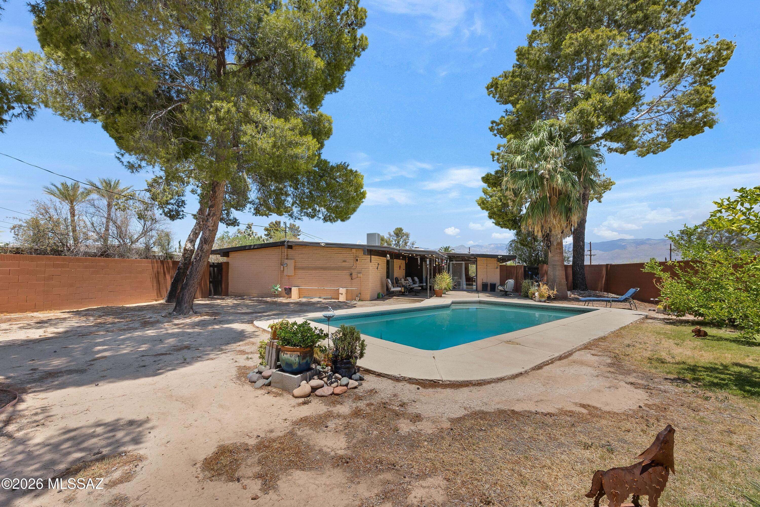 8740 E Dexter Drive
