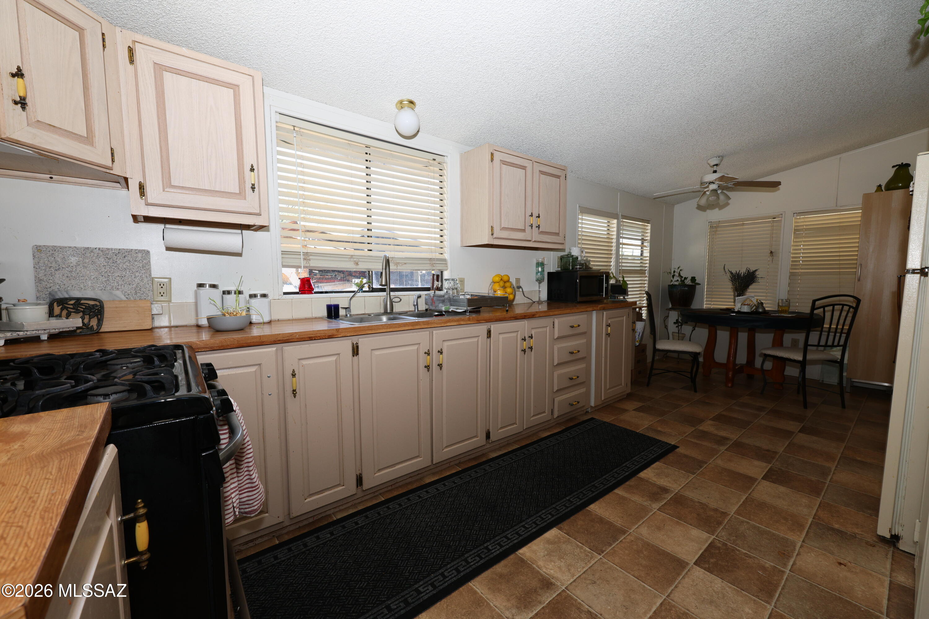 3517 E Hawser
