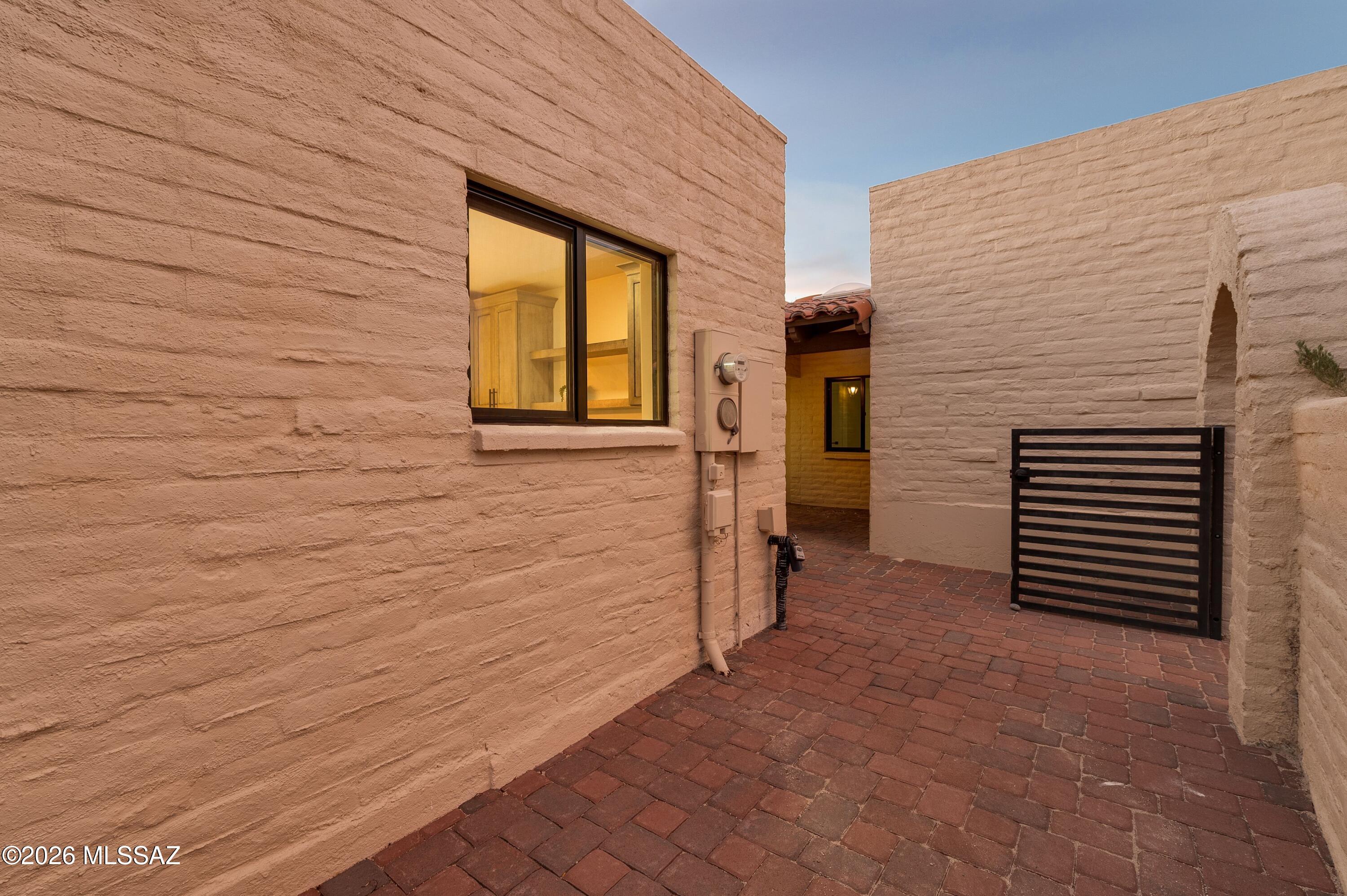 5371 N Paseo De La Tirada