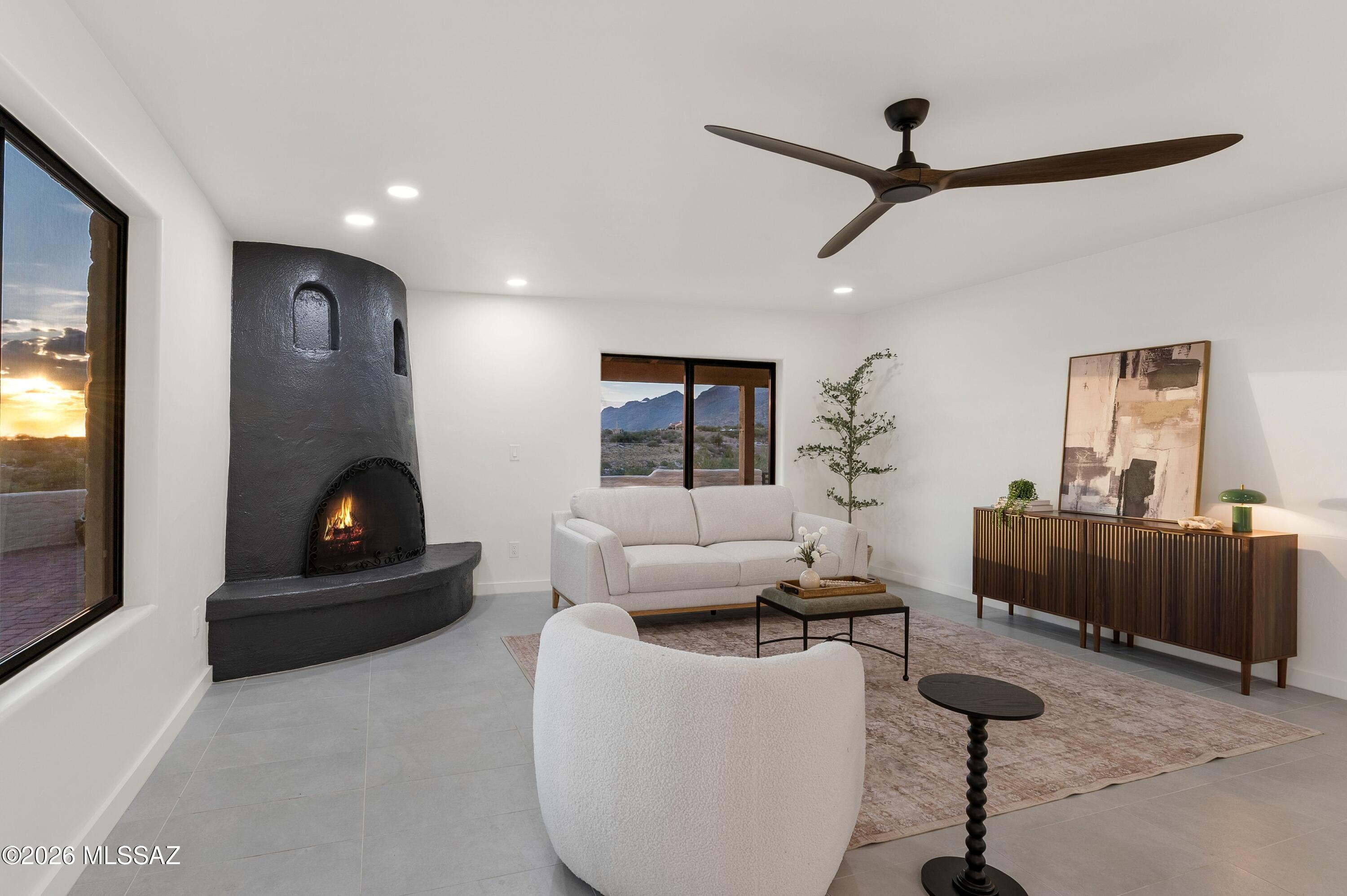 5371 N Paseo De La Tirada