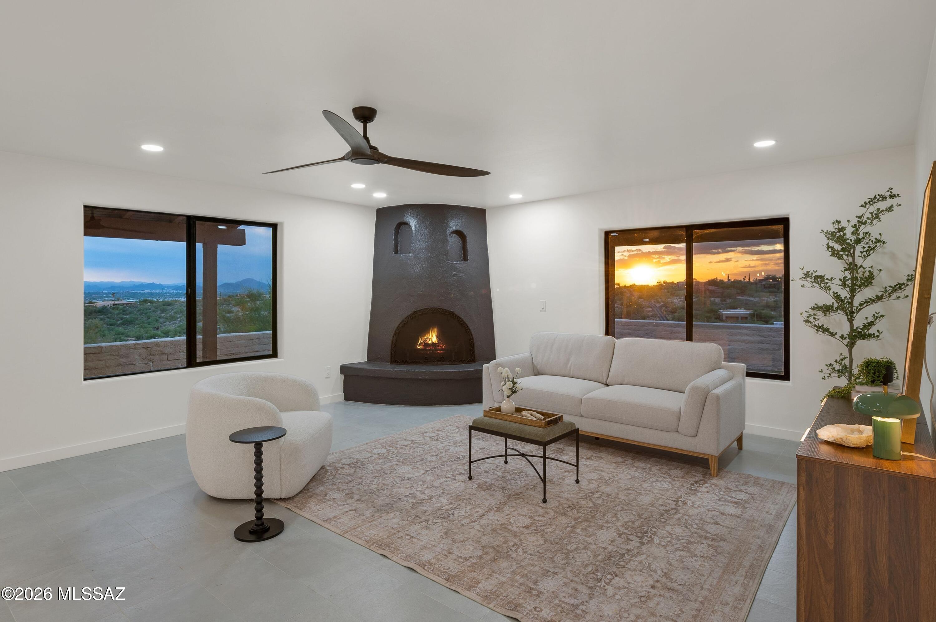 5371 N Paseo De La Tirada