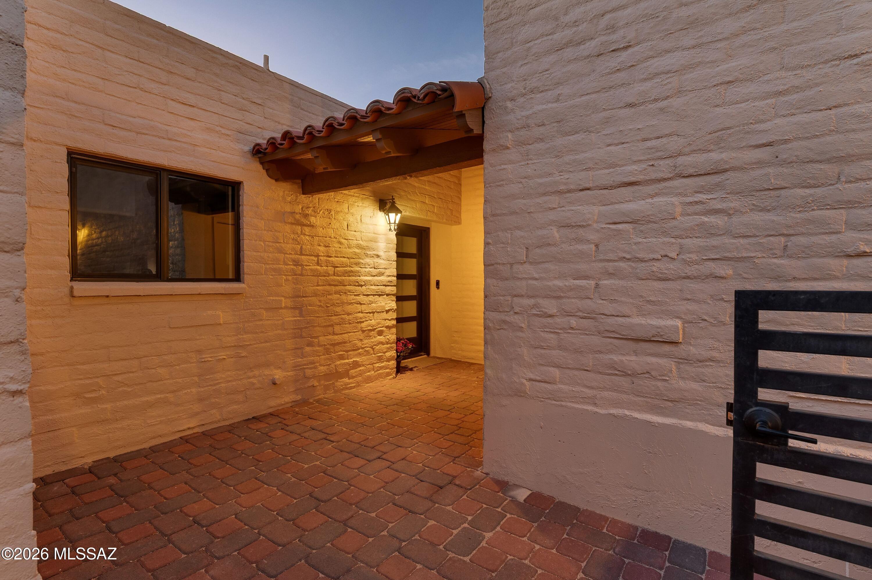5371 N Paseo De La Tirada