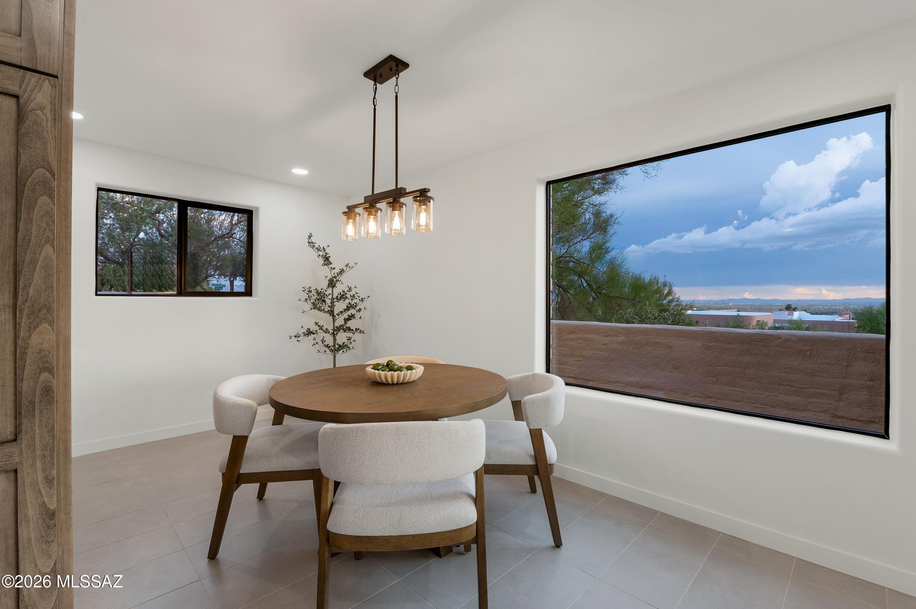 5371 N Paseo De La Tirada