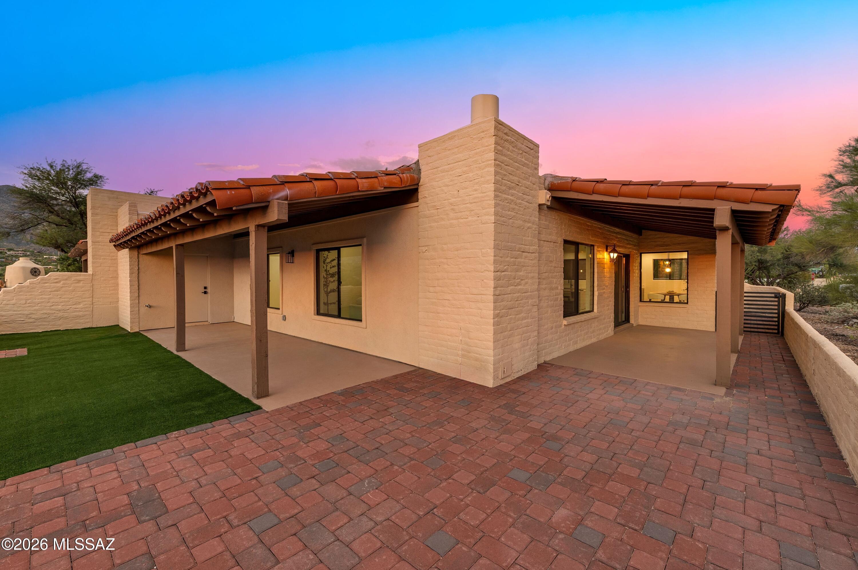 5371 N Paseo De La Tirada