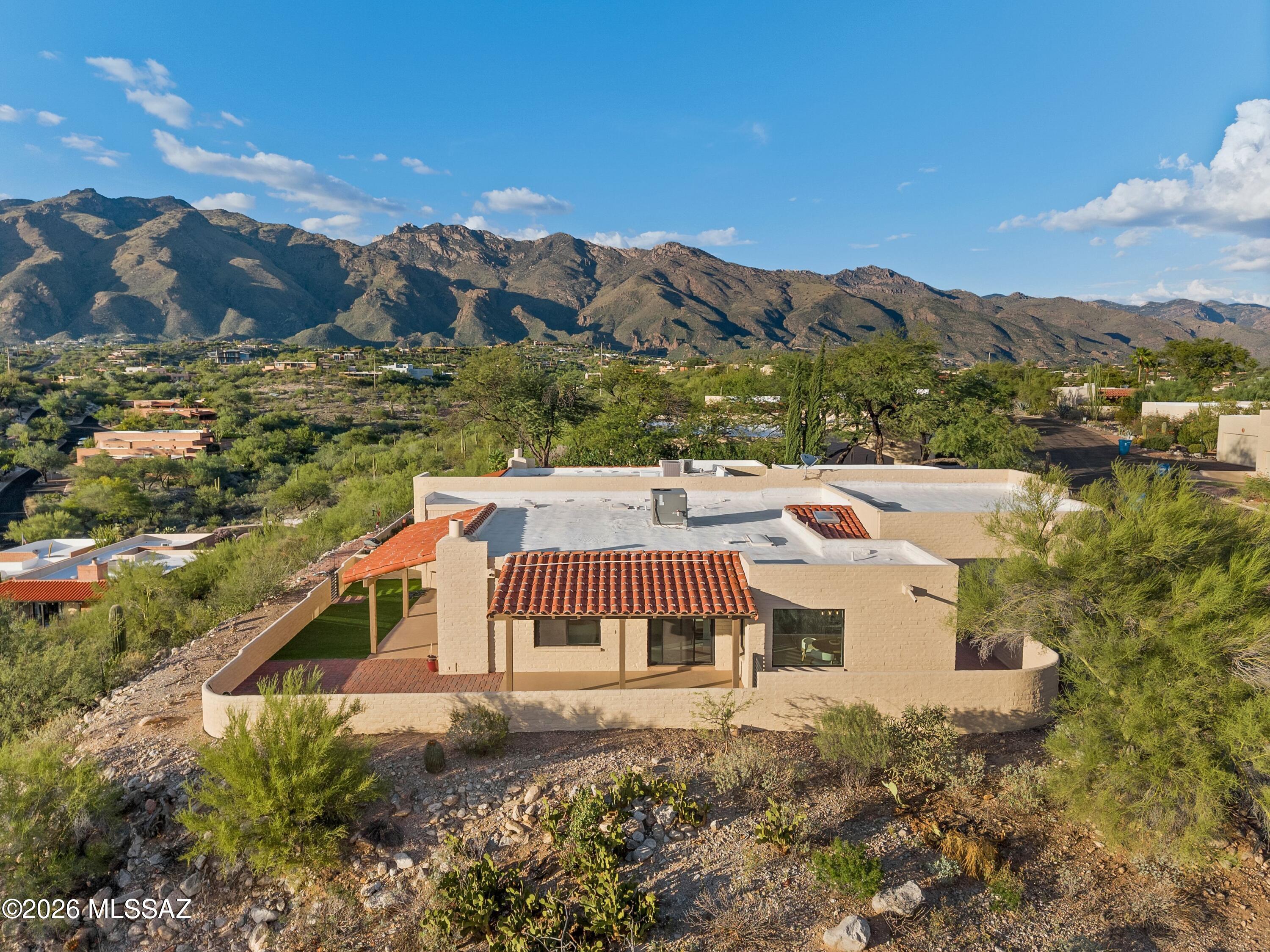5371 N Paseo De La Tirada