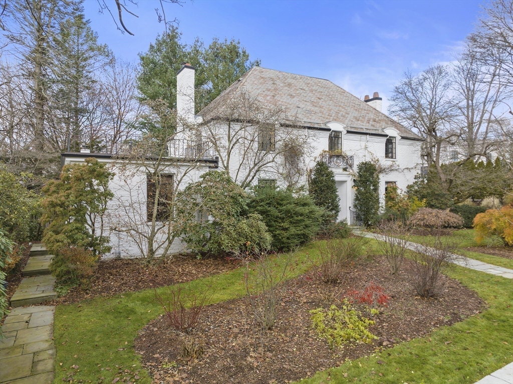 110 Pickwick Rd