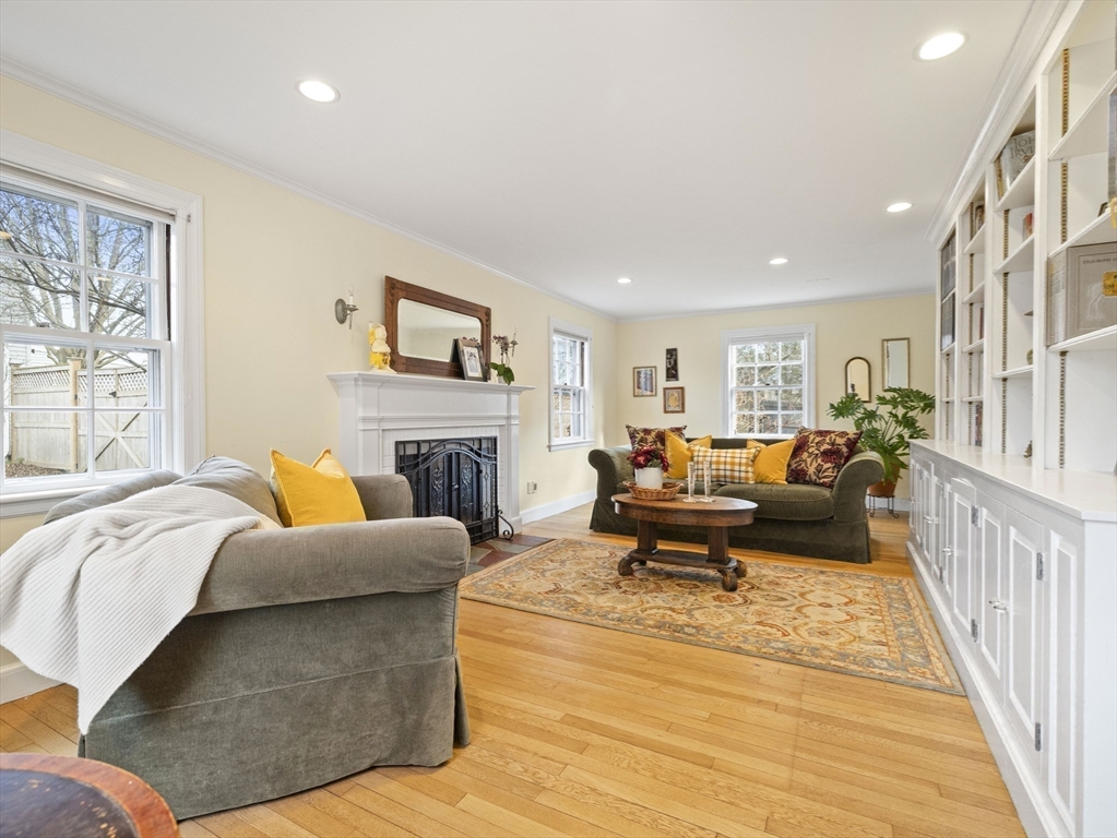 17 Puritan Ln