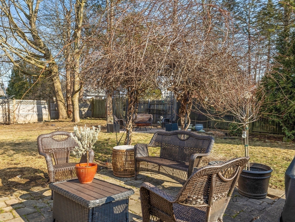 17 Puritan Ln