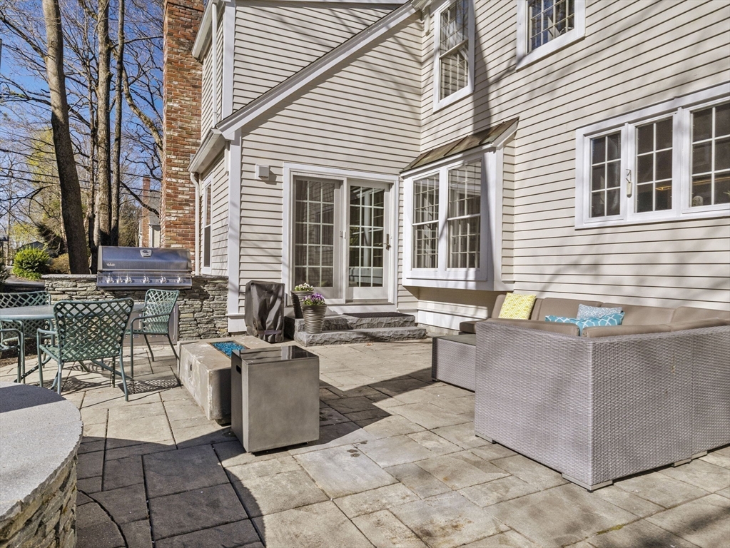 3 High Meadow Cir