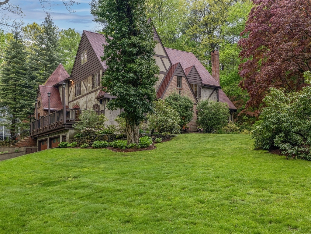 37 Hillside Rd