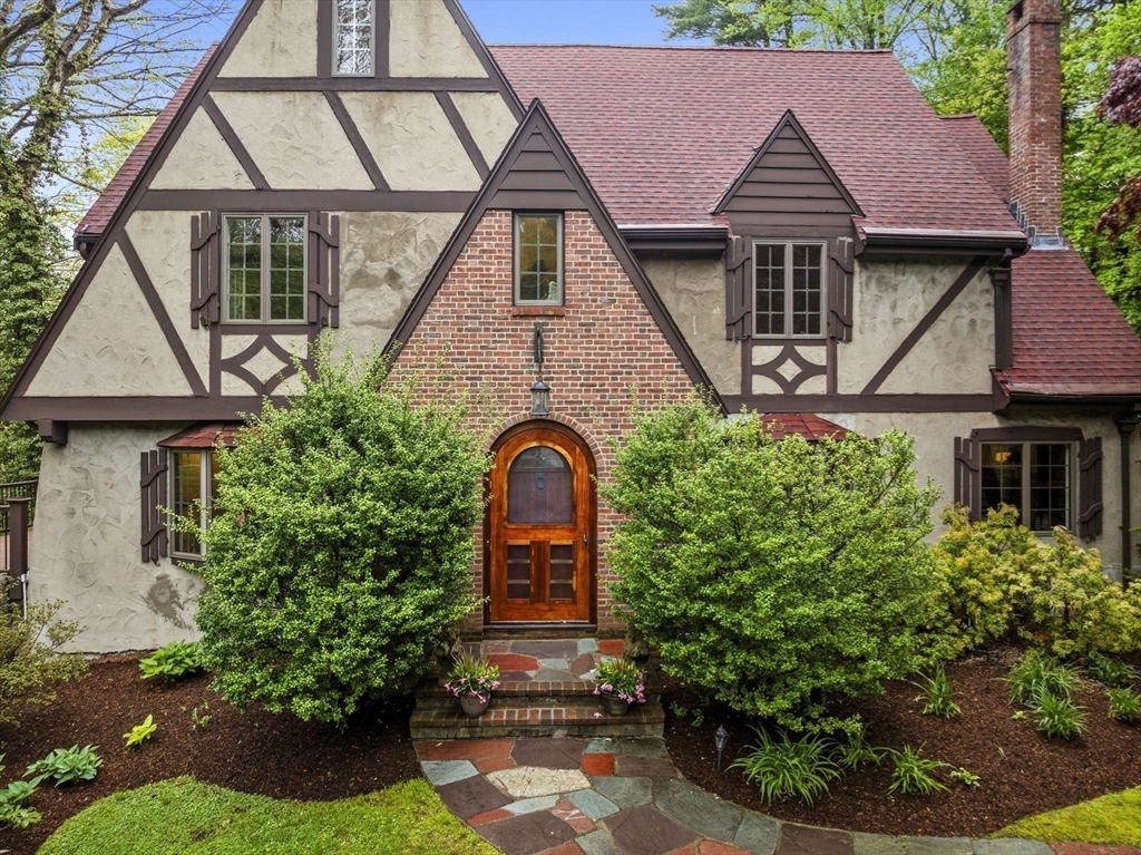 37 Hillside Rd