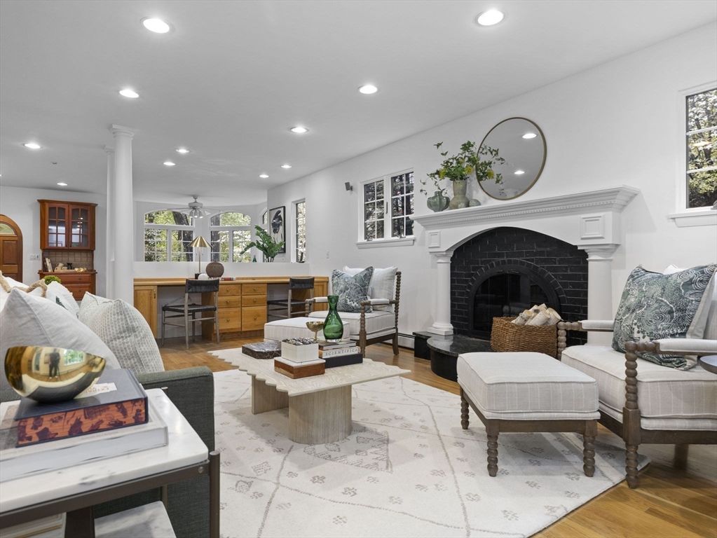 37 Hillside Rd