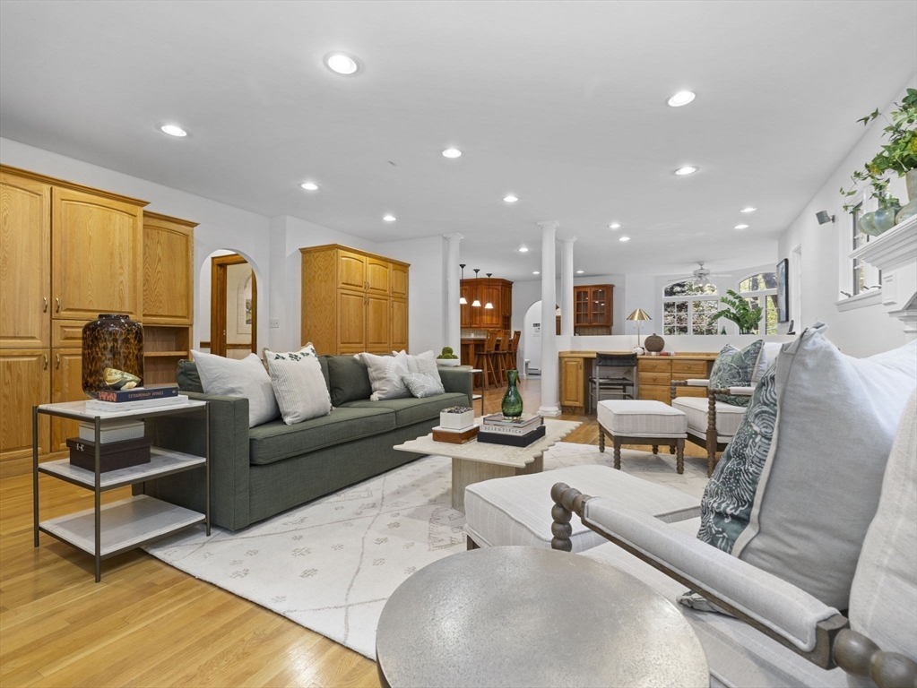 37 Hillside Rd