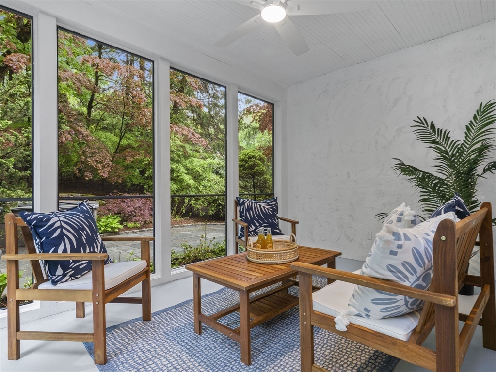37 Hillside Rd