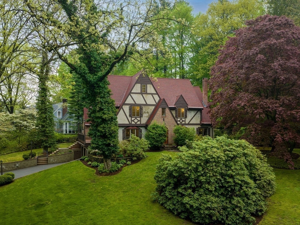 37 Hillside Rd