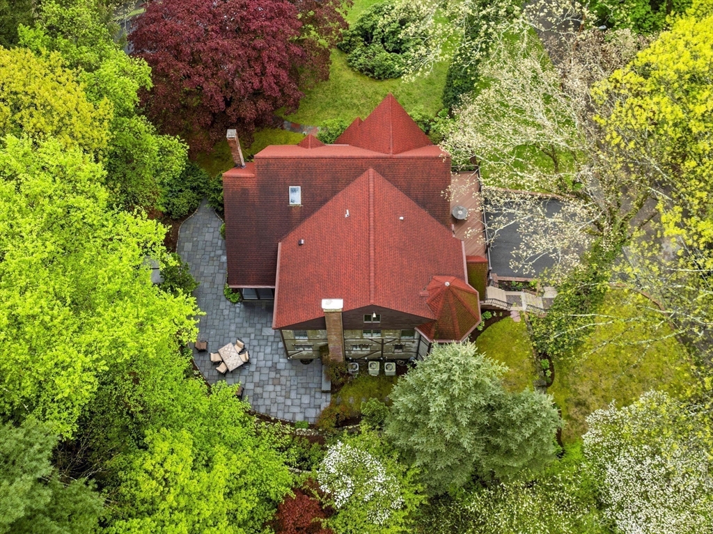 37 Hillside Rd
