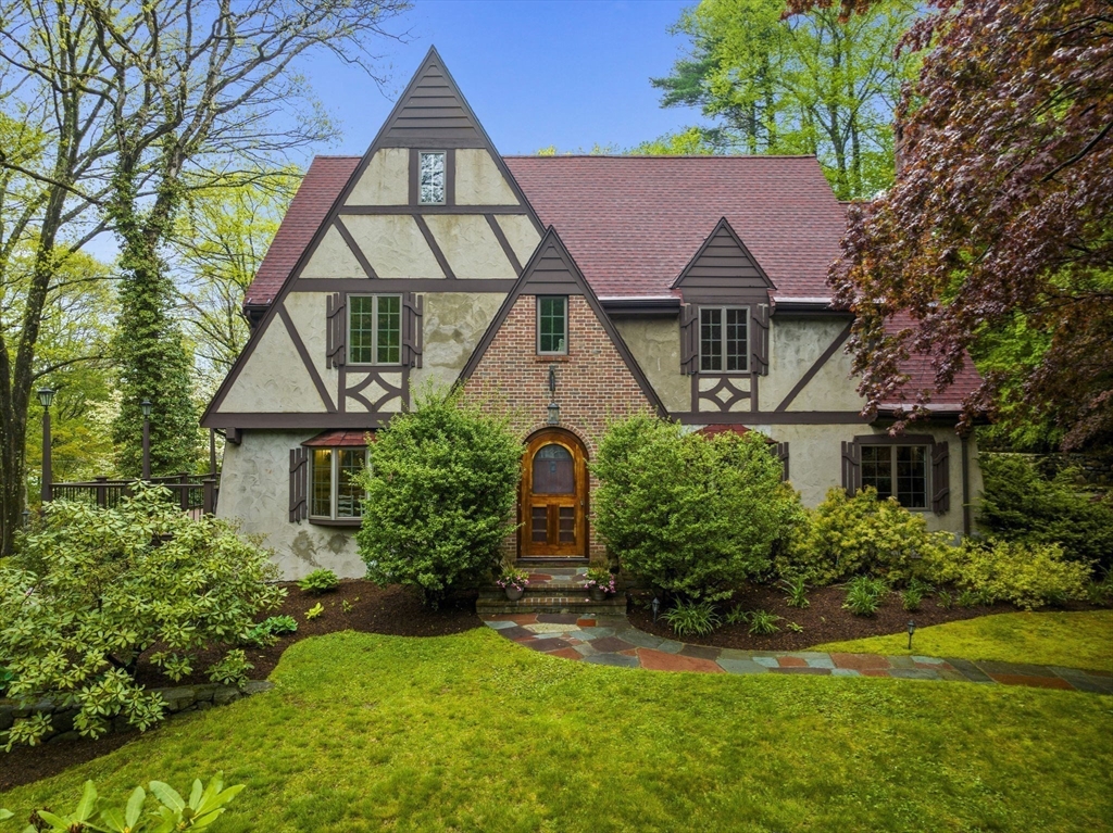 37 Hillside Rd