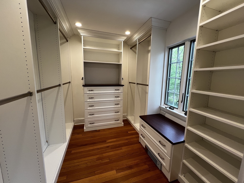 37 Hillside Rd