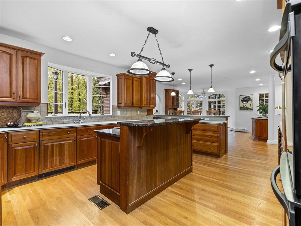 37 Hillside Rd