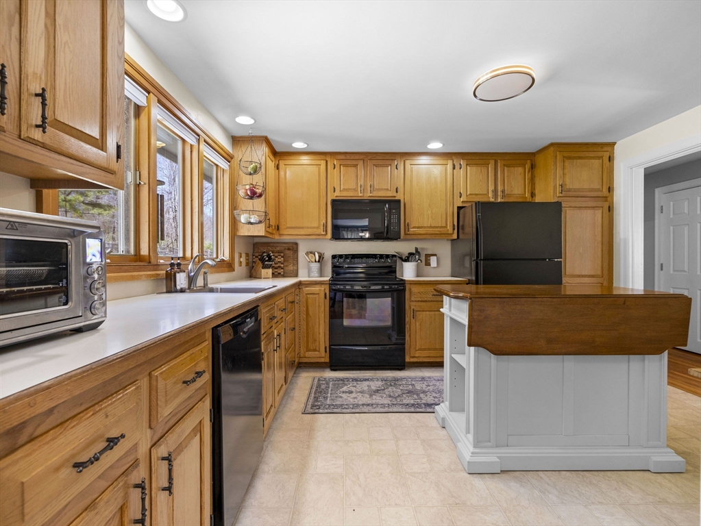 460 Parmenter Rd