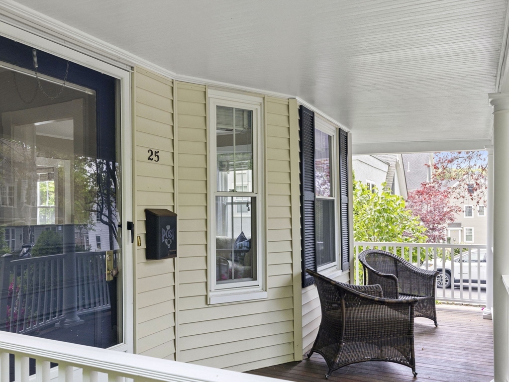 25 Curve St
