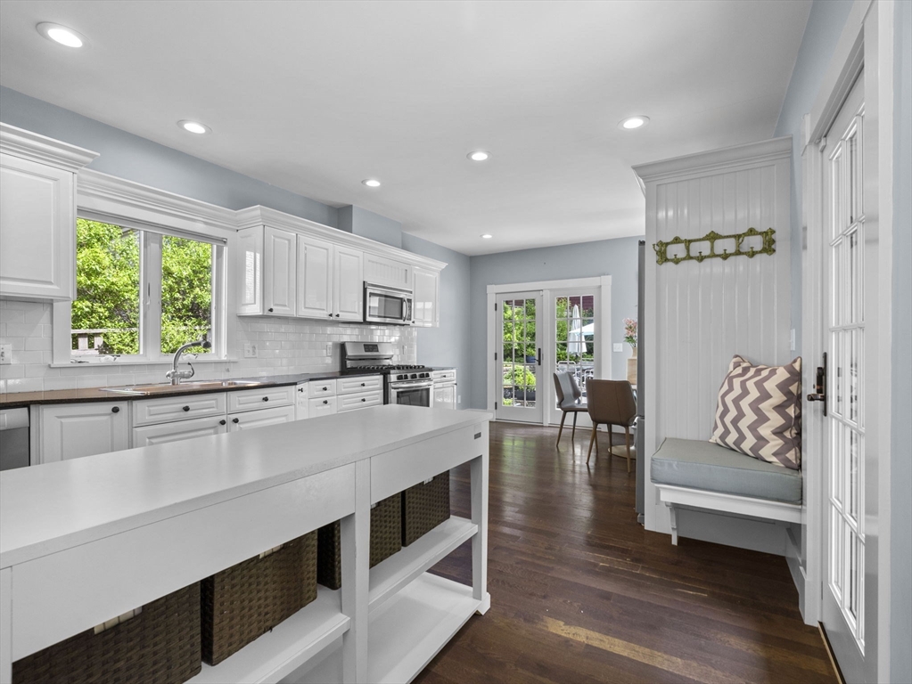 25 Curve St