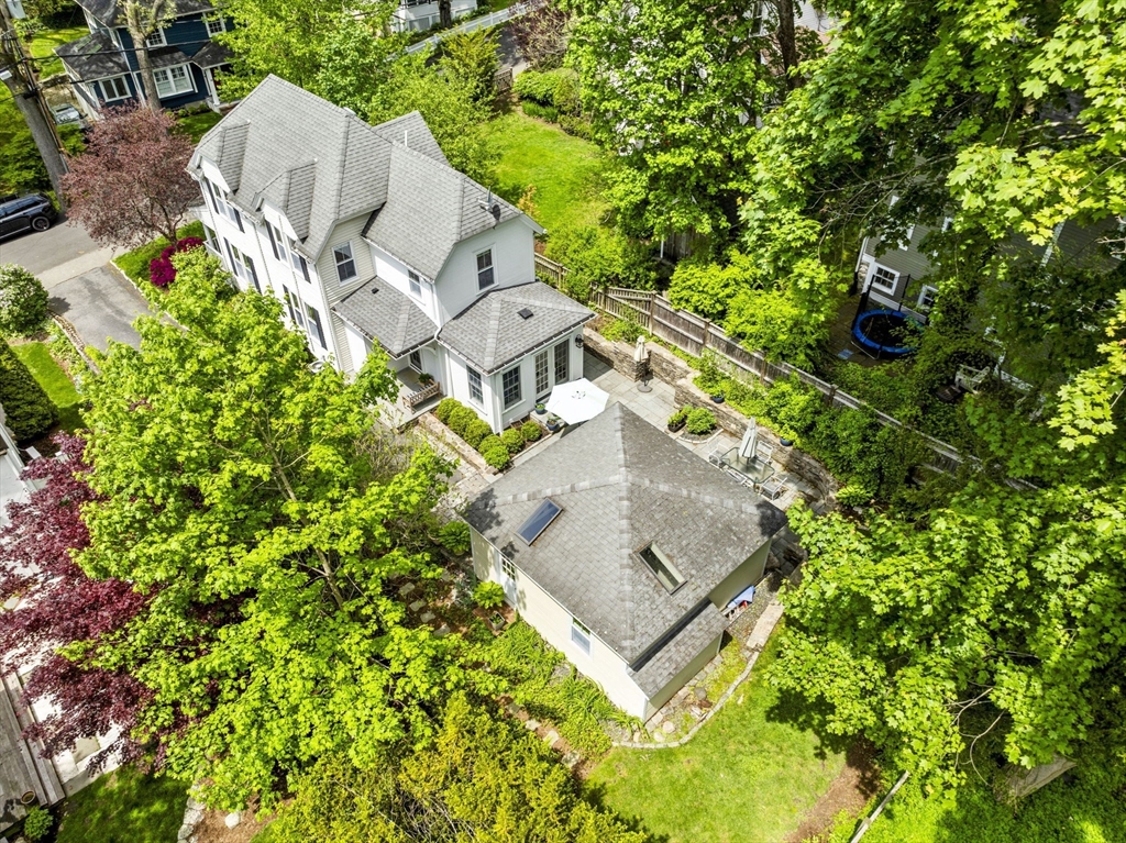 25 Curve St