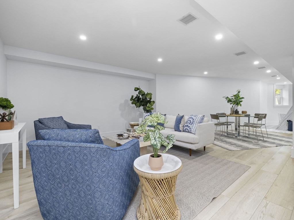 23 Lawrence Rd