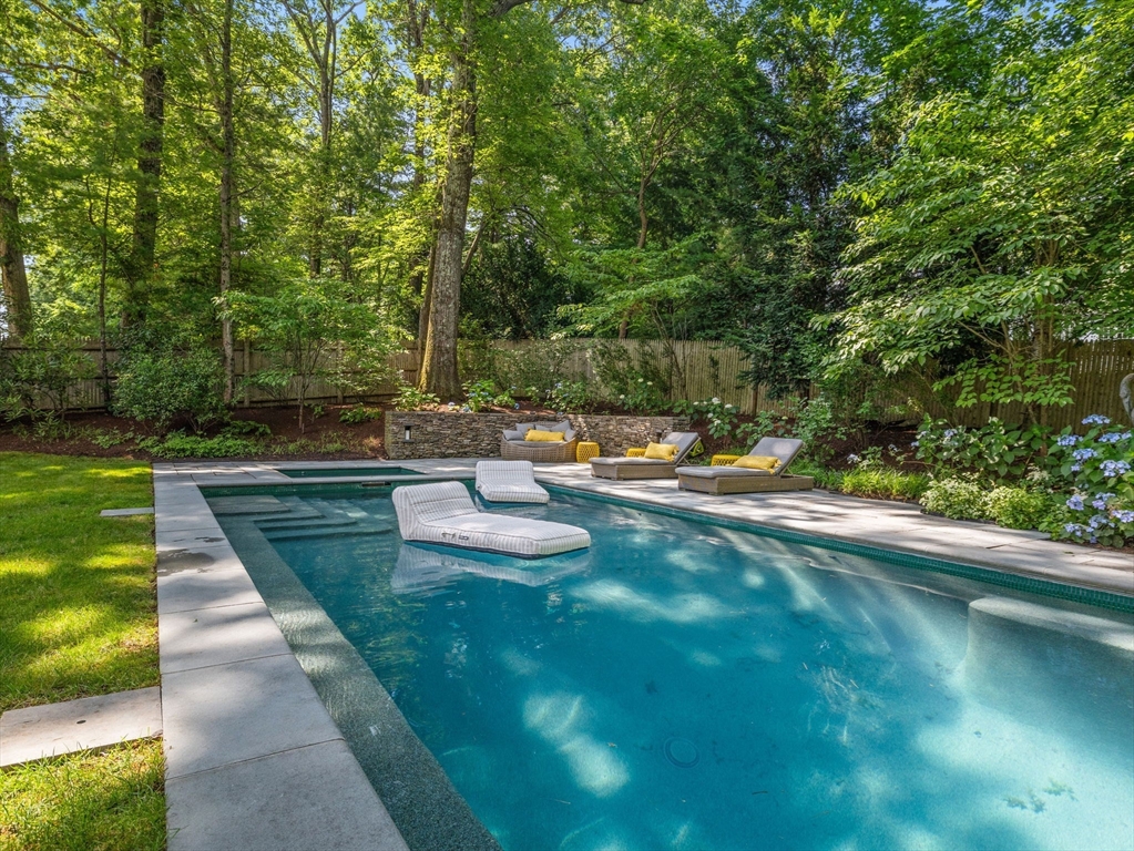 21 Sterling Rd