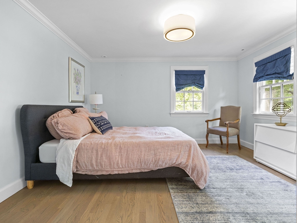 21 Sterling Rd