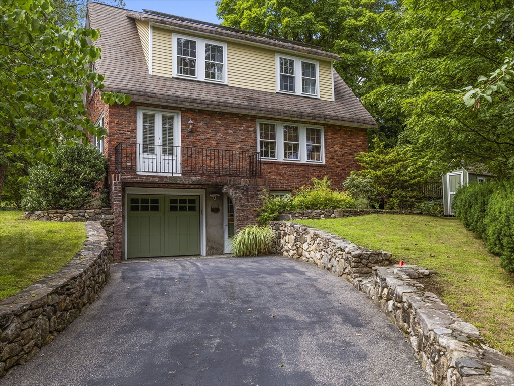 120 Crest Rd