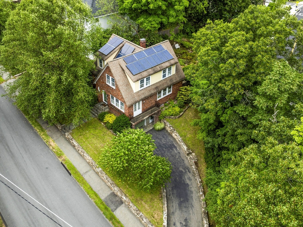 120 Crest Rd
