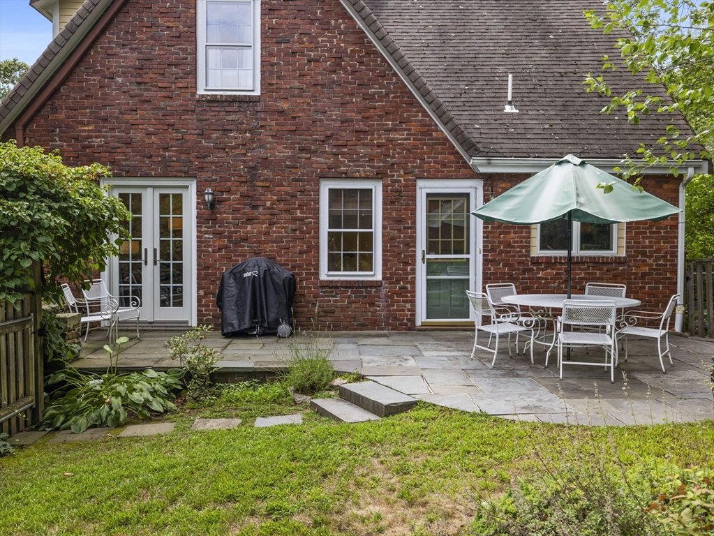 120 Crest Rd
