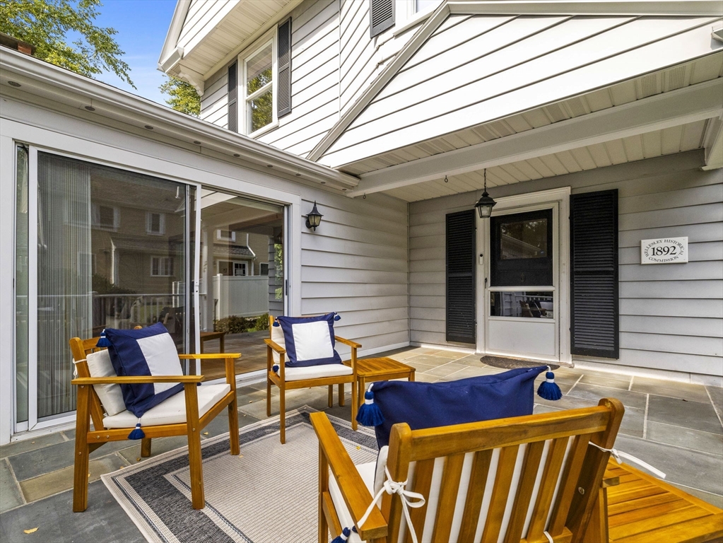 324 Linden St