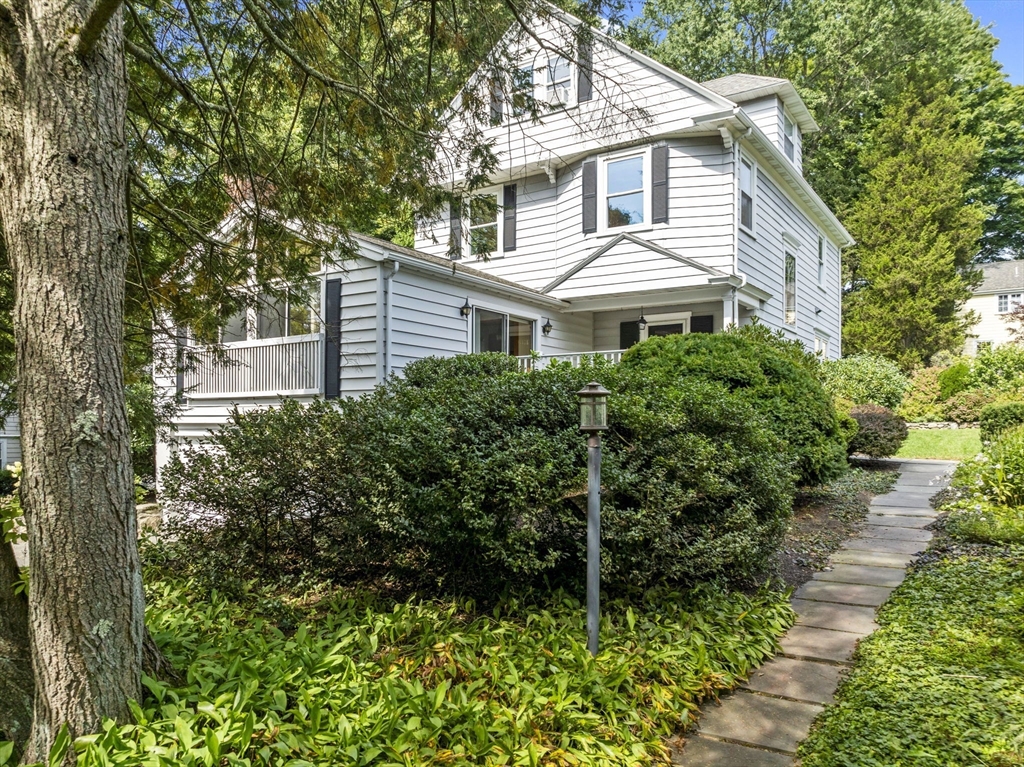 324 Linden St