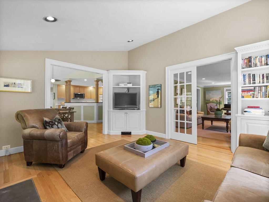 33 Thackeray Rd