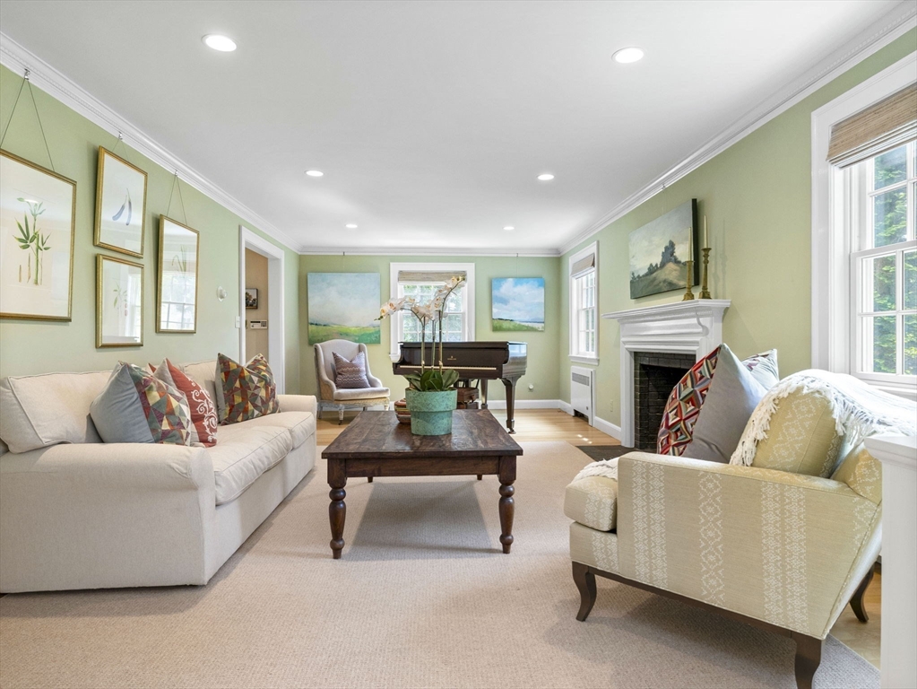33 Thackeray Rd